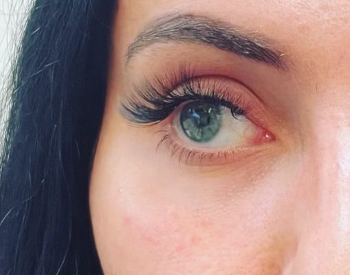Unlock the Beauty Power: Discover the Incredible Benefits of Eyelash Extensions